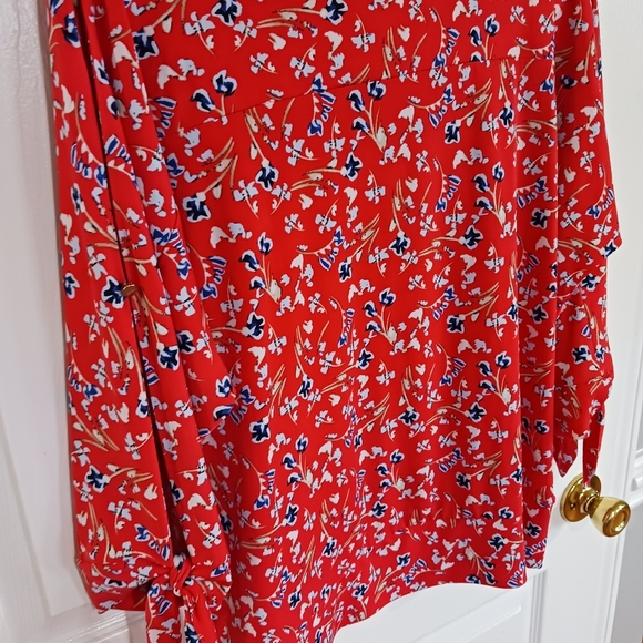 The Limited Red-Orange Floral Moisture-Wicking Stretch 3/4 Sleeve Blouse Size L - Picture 7 of 7